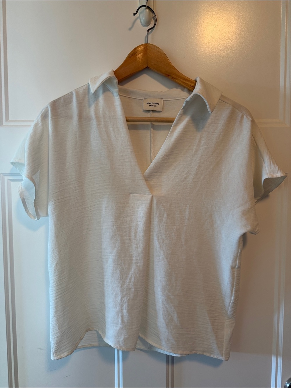 Short-Sleeve White V-Neck Collared Blouse by Short Story